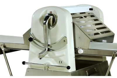 Тестораскаточная машина для слоеного теста напольная Danler KSF-630 - внешний вид оборудования